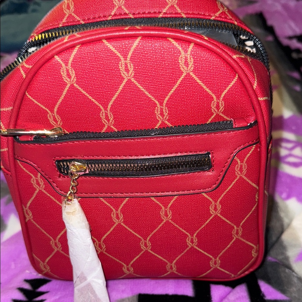 Chic Red Women's Backpack - Picture 5 of 7